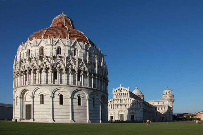 Doopkerk met Dom en toren van Pisa